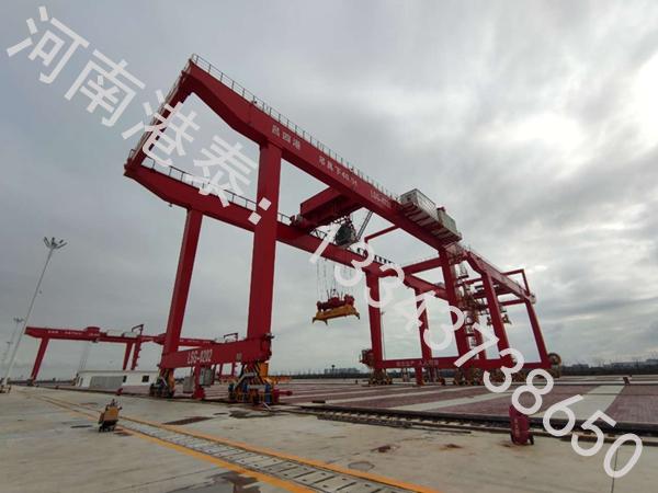 軌道式集裝箱龍門吊