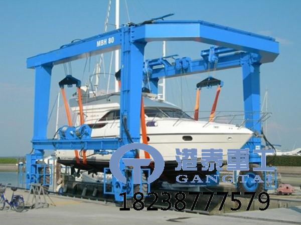 雙掛集裝箱跨運車兼容多場景與多箱型