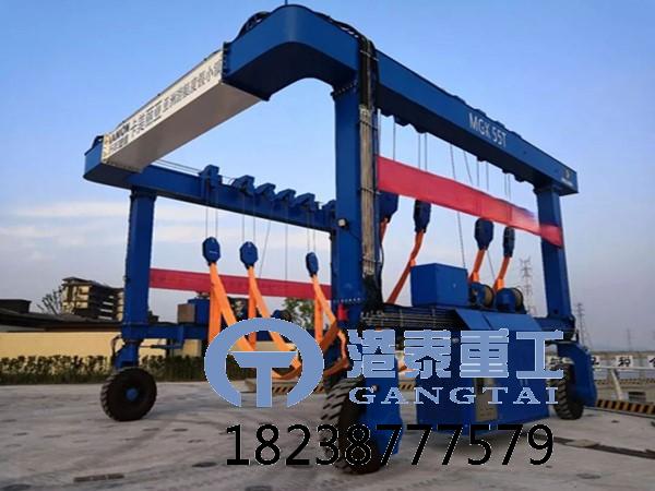 關于電動游艇搬運機作業中的安全要點