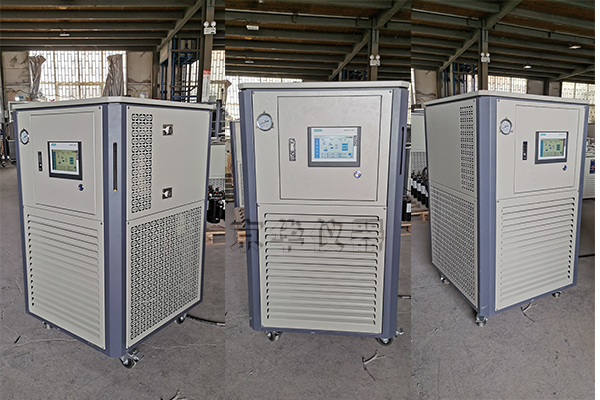 小型高低溫循環一體機的導熱油詳細介紹